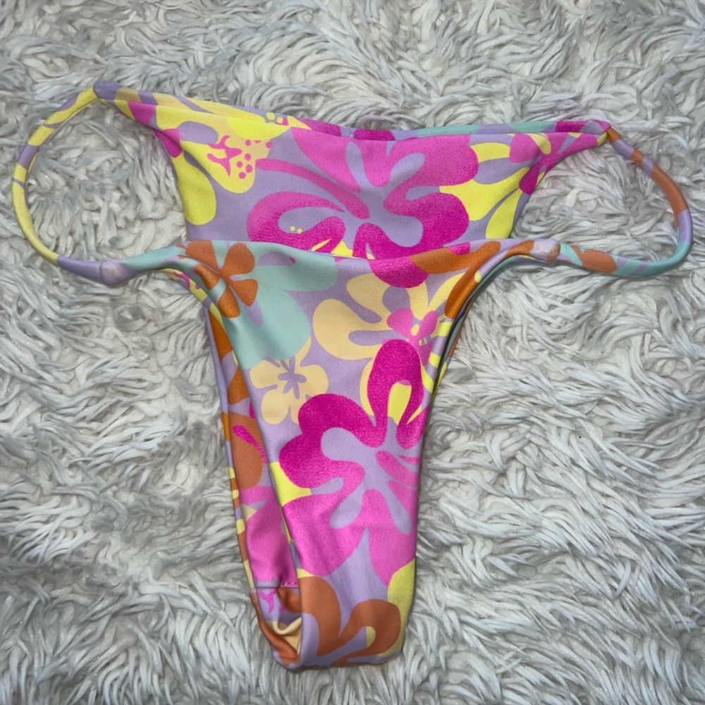 Princess Polly Maisy Bikini - Picture 5 of 12